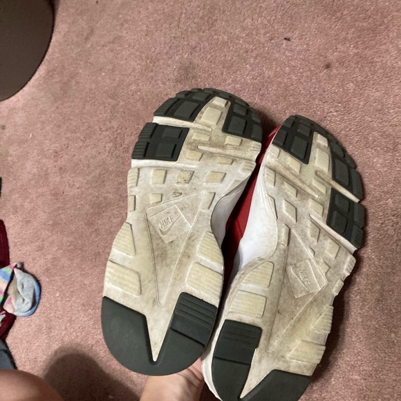 Red Nike air huaraches - Picture 4 of 5